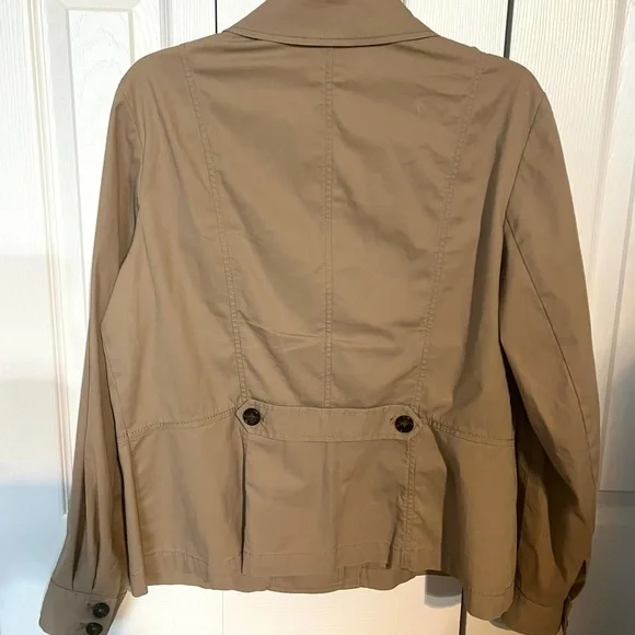 Talbots Women's Tan Jacket w/torte-shell buttons size 14P EUC - Picture 2 of 9